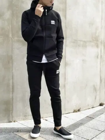 더 더퍼 오브 세인트 조지 지퍼 후드티 블랙 새상품급 S