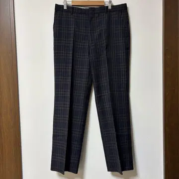 네이비 계열 체크 무늬 슬랙스