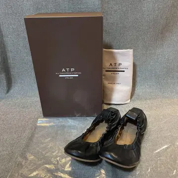 ATP 블랙 가죽 플랫슈즈