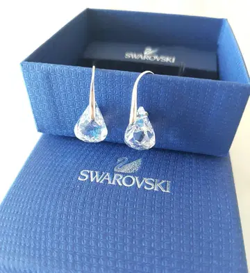 거의 새상품 SWAROVSKI Spirit 드롭 귀걸이 스와로브스키