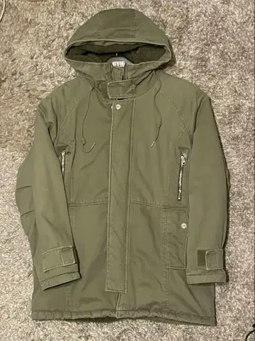 ZARA 올리브 그린 마운틴 파카 후드 부착