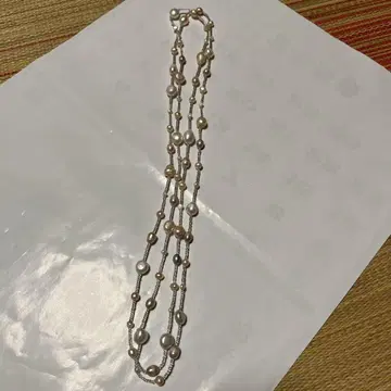 진주와 실버의 롱 목걸이