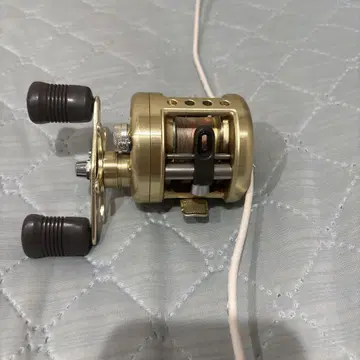 SHIMANO CALCUTTA 베이트 낚시릴 골드