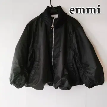 새상품급 emmi 에미 발수 리브 칼라 벌룬 디자인 블루종 블랙