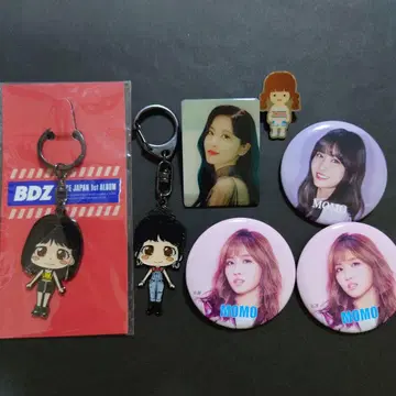 twice 캔뱃지 핑뱃지 키링 모모 묶음 판매
