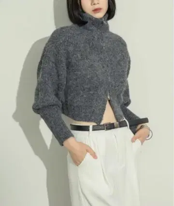 NEUNA 터틀넥 집업 니트