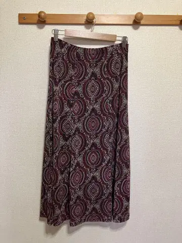 롱 스커트 페이즐리 무늬 보르도 계열 시어 소재 에스닉 와이플러스