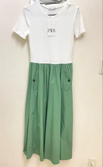 ZARA 화이트 그린 티셔츠 원피스 반팔