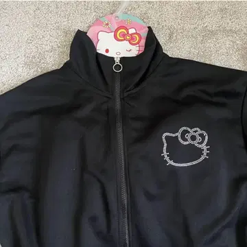 돈키 한정판 산리오 키티 저지 큐빅 M