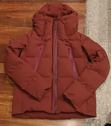 새상품급 DESCENTE 올테라인 마운테니아 M 버건디