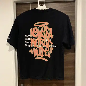 뉴에라 NEWERA 그래피티 로고 블랙 T셔츠