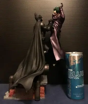 [ 배트맨: 아캄 비긴즈 ] 배트맨 vs 조커 동상