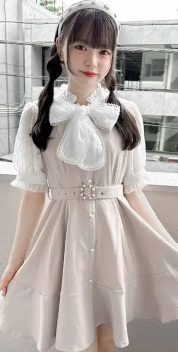 ROJITA 벨트 포함 페플럼 플레어 반팔 원피스 (베이지)