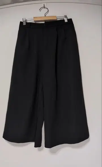 INGNI 블랙 가우초 팬츠