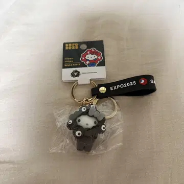오사카 엑스포 한정판 산리오 변신 키링 블랙 미야쿠미야쿠 키티