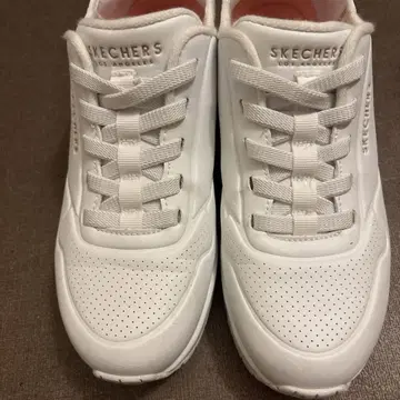 SKECHERS Slip-ins 화이트 스니커즈