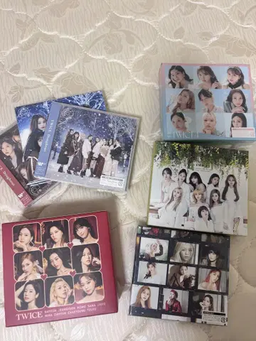 TWICE 복수 CD 앨범 세트