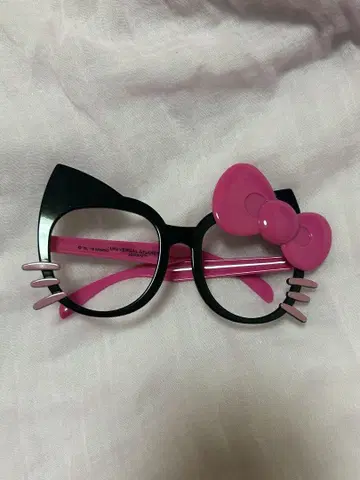 유니버설 키티 패션 안경 검은색 테두리 핑크