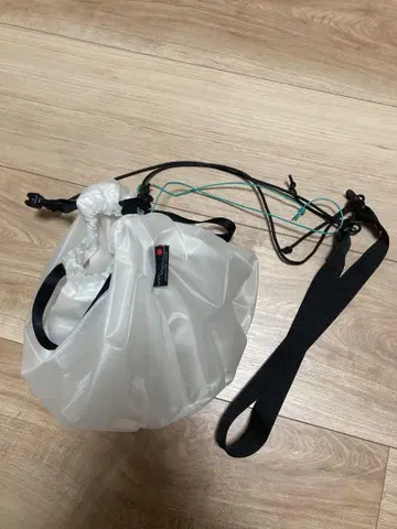 Bellows tote aruku trail runner