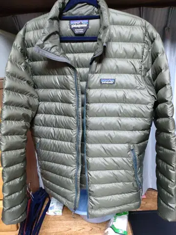 patagonia 다운 자켓 M 사이즈 올리브 그린