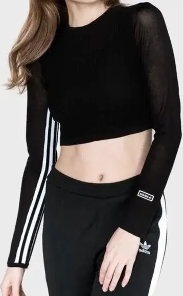완판템 가을 옷 SALE adidas 블랙 크롭 긴팔 상의