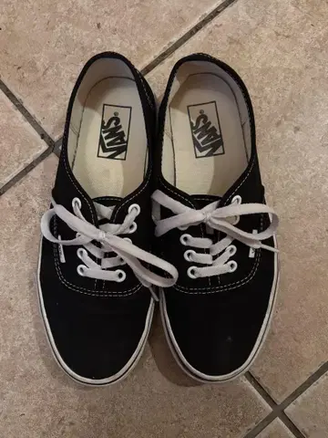VANS 블랙 스니커즈