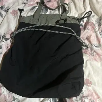 SM2 심플한 블랙과 그레이 토트백