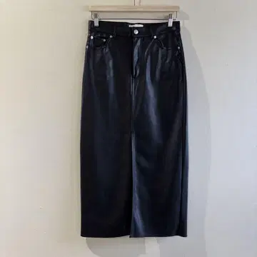 M 사이즈 ZARA 가죽 디자인 타이트 스커트