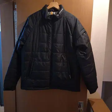 스타일리시한 인기 BURTLE STANDARD 다운 자켓