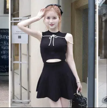 다리치 블랙 허리 오픈 스트링 니트 미니 원피스