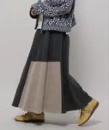 새상품 niko and - 리메이크 라이크 스커트 차콜 x 그레이 MIX