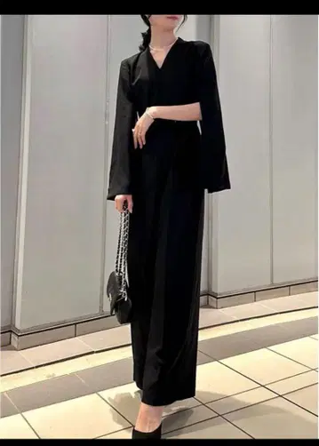 anuans 슬릿 점프수트