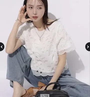 반팔 자수 블라우스 Mystrada