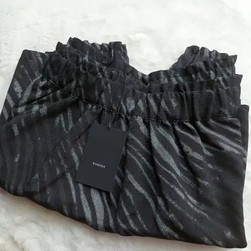 에모다 오프숄더