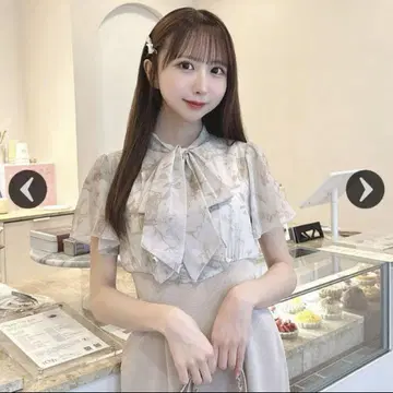로얄 플뢰르 리본 원피스
