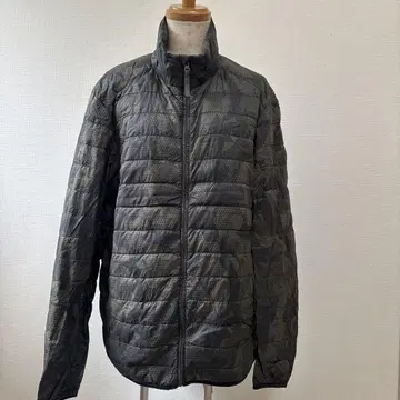 UNIQLO 울트라 라이트 다운 카모 패턴 다운 자켓