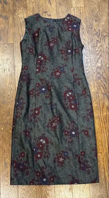 DAMA collection 꽃무늬 슬리브리스 원피스