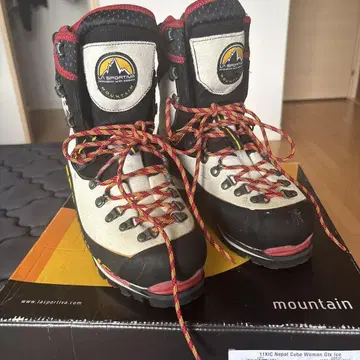 LA SPORTIVA Nepal Cube 사이즈 39