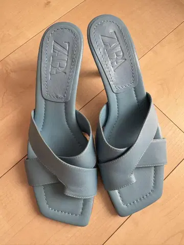 ZARA 블루 샌들 38