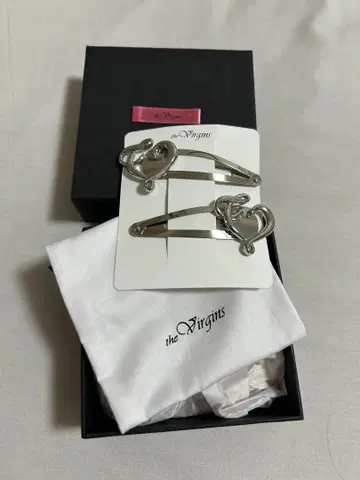 the virgins heart 로고 클립  헤어핀
