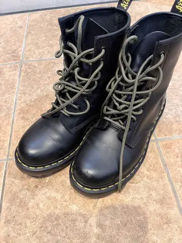 새상품급 Dr.martens 닥터마틴 8홀 블랙