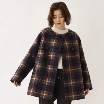 [ 새상품 ] 컬리한 소재감이 귀여운 체크 하프 코트