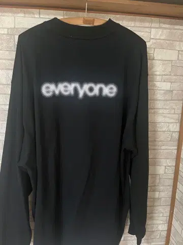 everyone 블러 처리된 로고 롱 T셔츠 xl