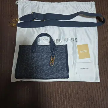 MICHAEL KORS 네이비 숄더백