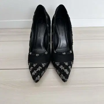 [새상품급] GRACE CONTINENTAL 큐빅 시어 펌프스 블랙 37