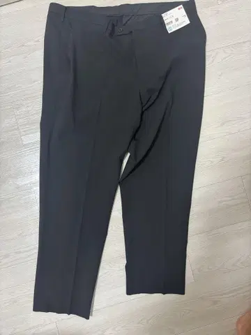 UNIQLO 블랙 슬랙스 110x76