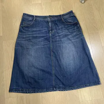 그린노트 데님 무릎 기장 스커트