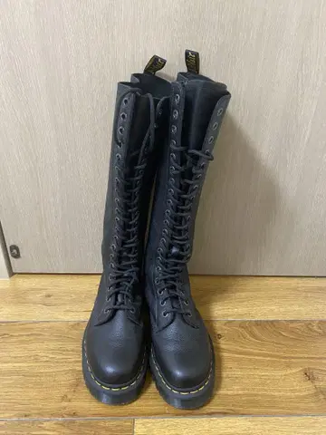 닥터마틴 롱 부츠 24.5cm