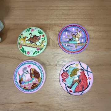 디즈니 자수 캔 배지 4개