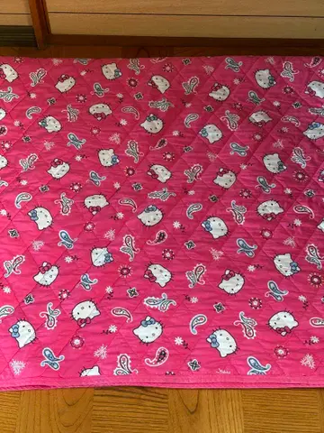 [ 헤이세이 레트로 ] 헬로키티 퀼팅 멀티 커버 195 195cm